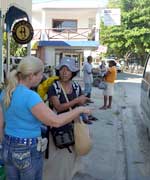 �O�A�O�A�̉^�]��͂܂����̔��l�����B�������h�~�j�J���a���l�ł͂Ȃ��ȁA���̐l�́B���������X�E�e���i�X�͋ʐ΍����̒����B